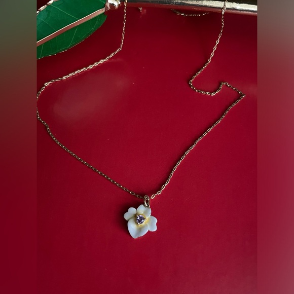 Kate Spade Necklace,Kate Spade Gold Necklace with White Floral Pendant - Picture 1 of 8